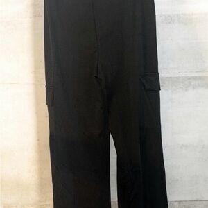 X-SMALLWomans Black
Pants (cargo style pockets)96% Polyester4 %
Elasthan NEW